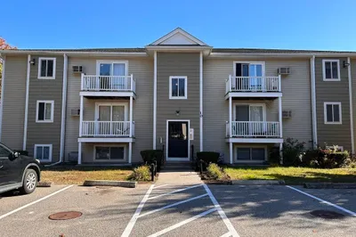 451 School St #10-3