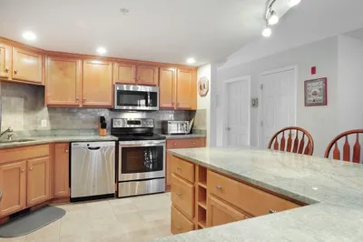 111 Regency Ln #111 1