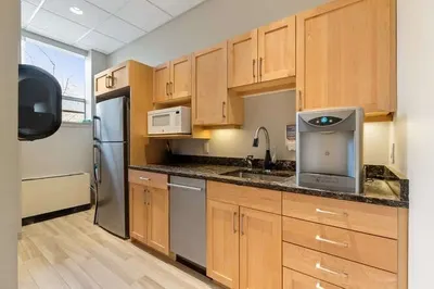 2 Hawthorne Pl #112n 1