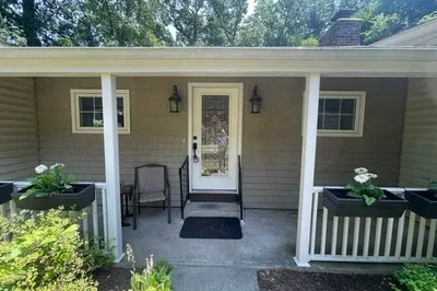 117 Hazardville Rd 1