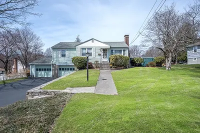 140 Crescent St 1