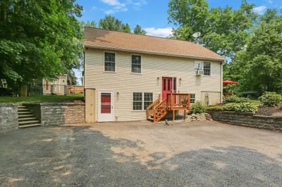 4 Overlook Ave