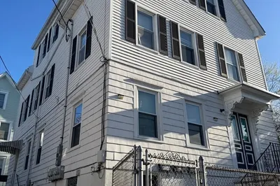 178 Blackmer St #3 1