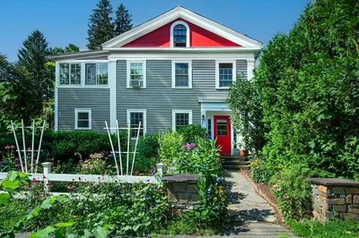 218 Elm St