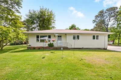 2 Shawnee Drive