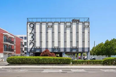 932 Broadway #306 1
