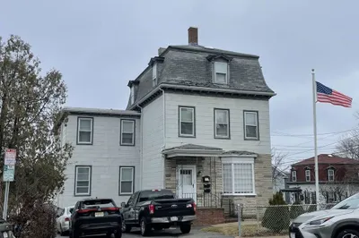 58 Main St
