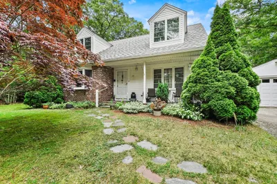 20 Helen Dr 1