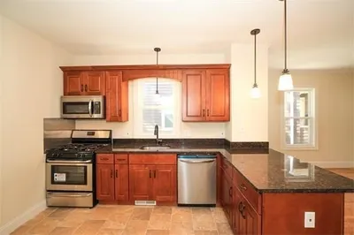 12 Hathorn St #12