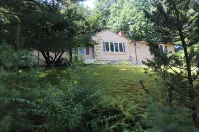 11 Silvermine Road