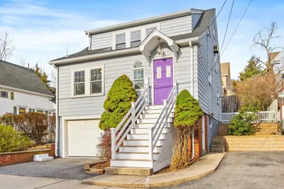 43 Agassiz Ave 1
