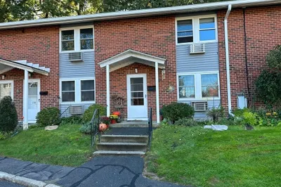 161 Manor Ct #161 1