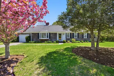 26 Camelot Rd