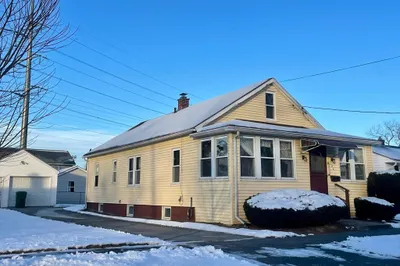 26 Whitin Ave