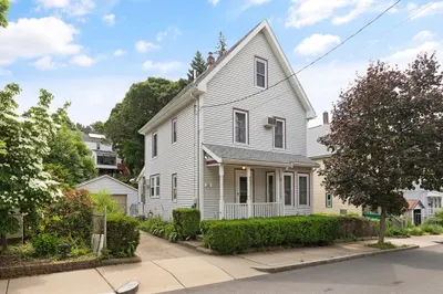 52 Floral Ave 1