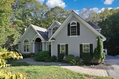 27 Turtleback Rd 1