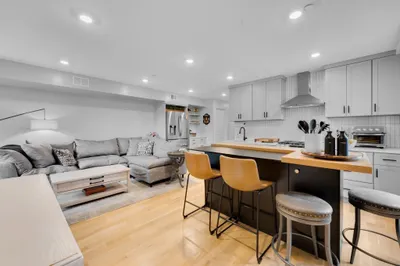 74 Everett St #3 1