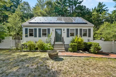 202 Stoneybrook Rd 1