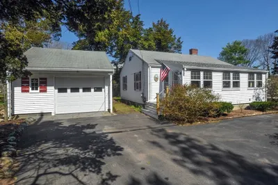 56 Lincoln Ave 1