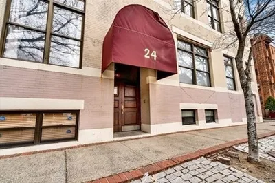 24 Norman St #204