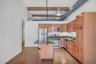 160 Fremont St #213 1