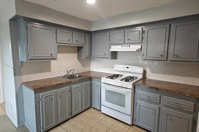 487 Fourth Street #2R 1