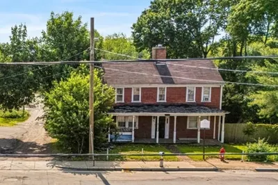 386 Washington St 1