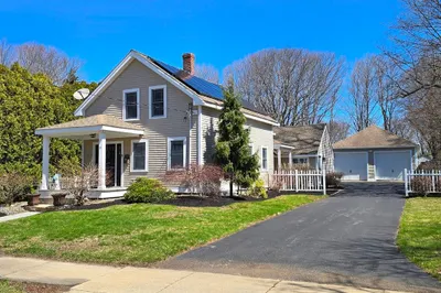 15 Pleasant St
