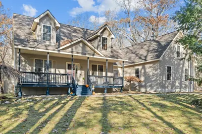 328 Henshaw St 1