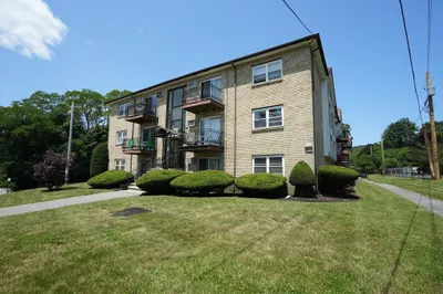 81 High St #27 1