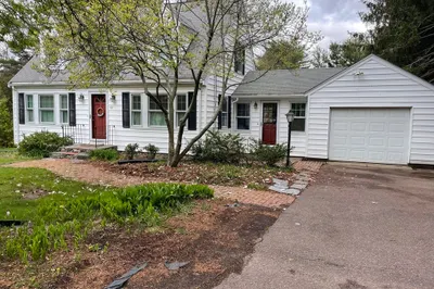87 Topsfield Rd 1