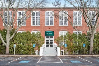 53 Warren St #201
