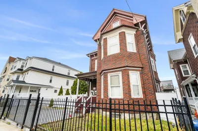 48 Quincy St