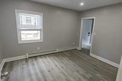28 Vine St #103