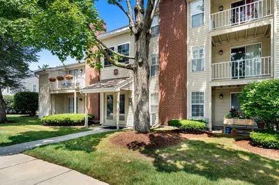 14 Walden Dr #4