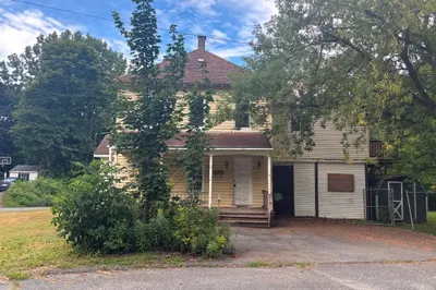 19 Fairgrounds Ave