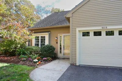 103 Ridgefield Cir #B