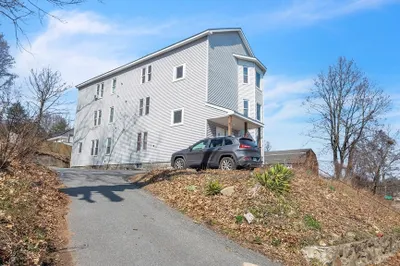 1442 Main St #3
