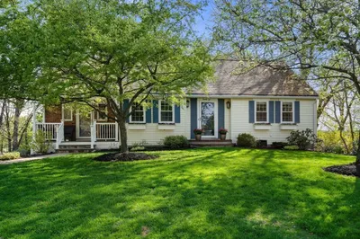 22 Crest Rd