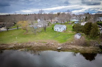 22 Eisenhower Rd