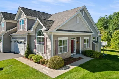 42 Hopkins Circle #42 1
