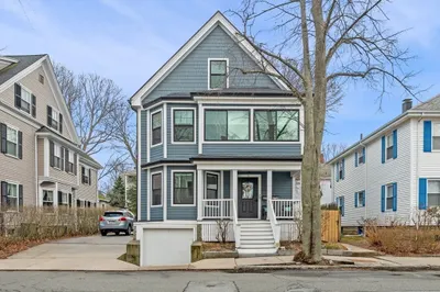 41 Abbott St #1