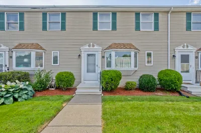 55 Pleasant Street #5 1