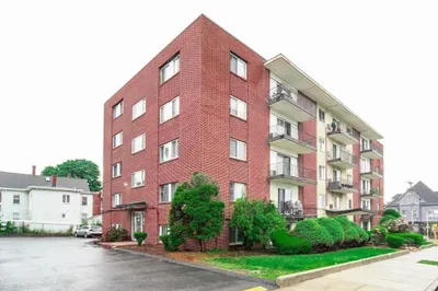 80 Main St #4