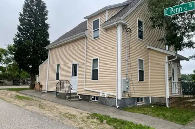 64 Penn St