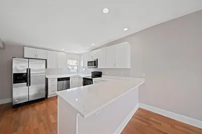 662 E 7th Street #3