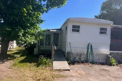 16 Francis St