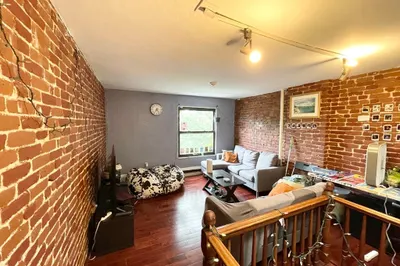 74 Hammond St #2