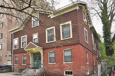 10 Smith Ave #1R 1