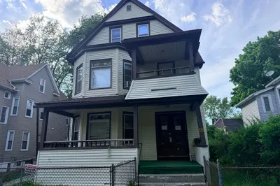 42 Hall St 1